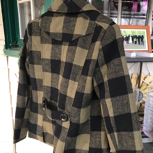 Green and black plaid jacket - Picture 5 of 7